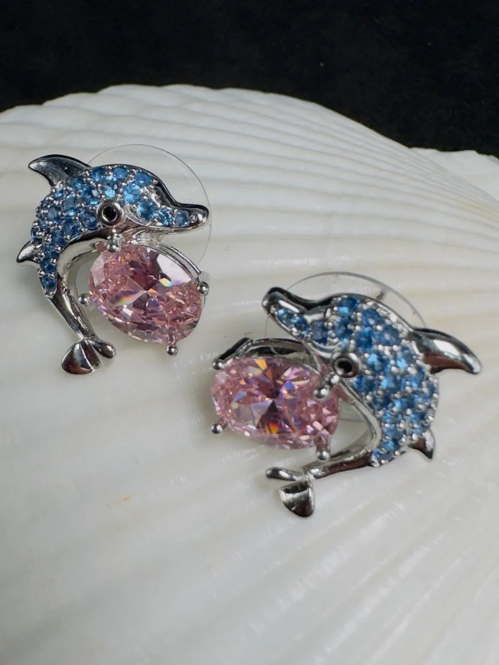 N/A charming dolphin